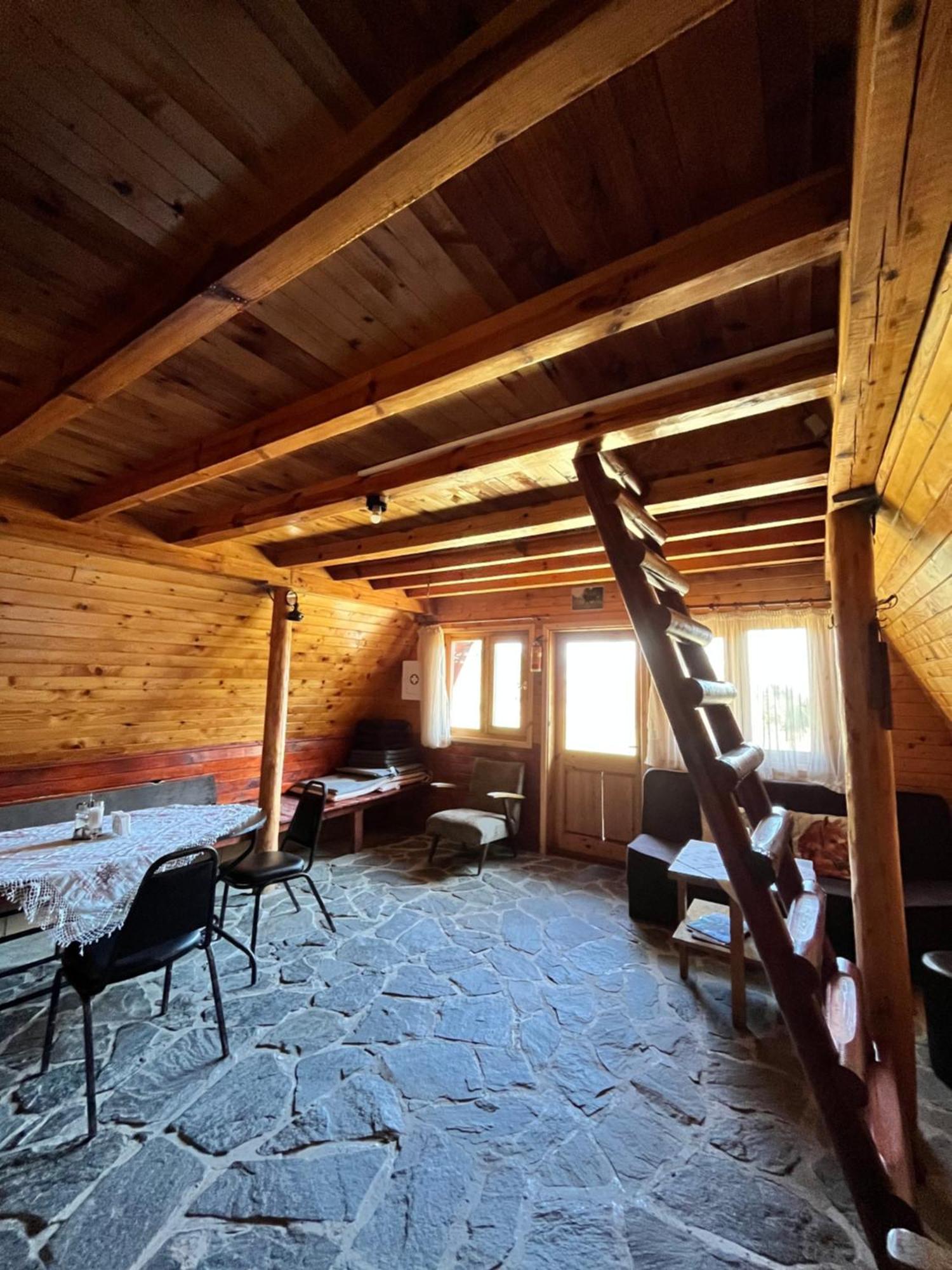 Rusaliite Adventure House Bacsevo Kültér fotó